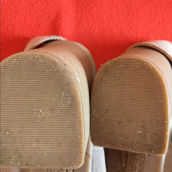 Kenneth Cole Reaction Neutral Sandals - Picture 5 of 6